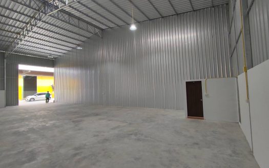 MTK024 โกดังให้เช่า / คลังสินค้าให้เช่าลำลูกกา 4 คลองสี่ ต.ลาดสวาย อ.ลำลูกกา จ.ปทุมธานี เดินทางสะดวกใกล้มอเตอร์เวย์