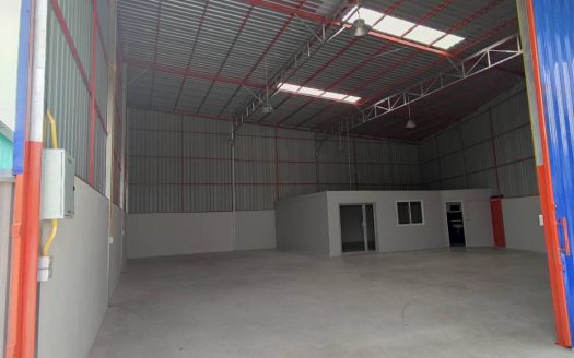 MTK022 โกดังเดี่ยวให้เช่าชัยพฤกษ์-ราชพฤกษ์ ซอยบางพลับ 2 ขนาด 250 ตร.ม. มีที่จอดรถ มีออฟฟิศ+แอร์ ติดริมน้ำ อ.ปากเกร็ด จ.นนทบุรี